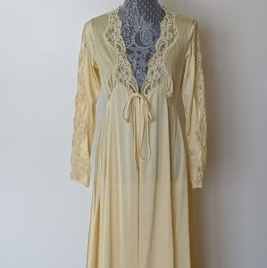 Vintage Rosa Puleo Lily of France robe